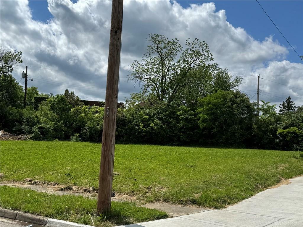 Property Photo:  1909 - 1913 Ravenwood Avenue  OH 45406 