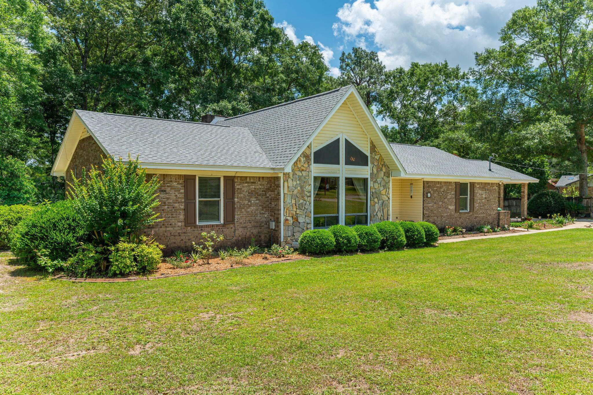 Property Photo: 6087 Terrace Lane Lane FL 32536