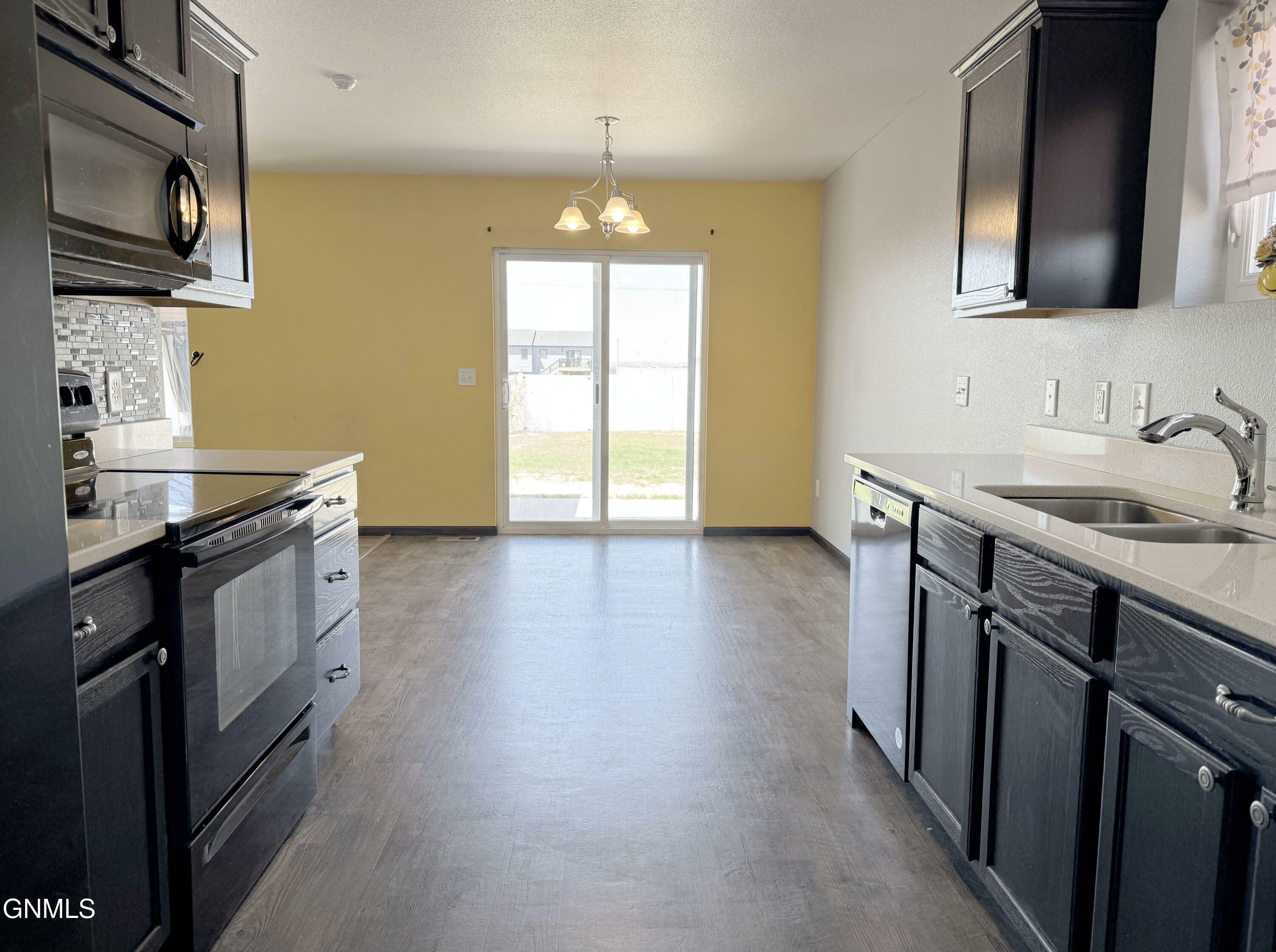 Property Photo: 2860 Finley Street ND 58504