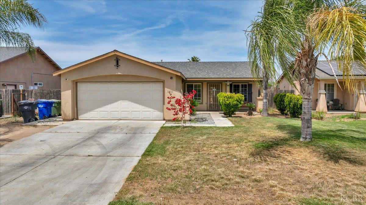 Property Photo: 1601 El Paso CA 93618