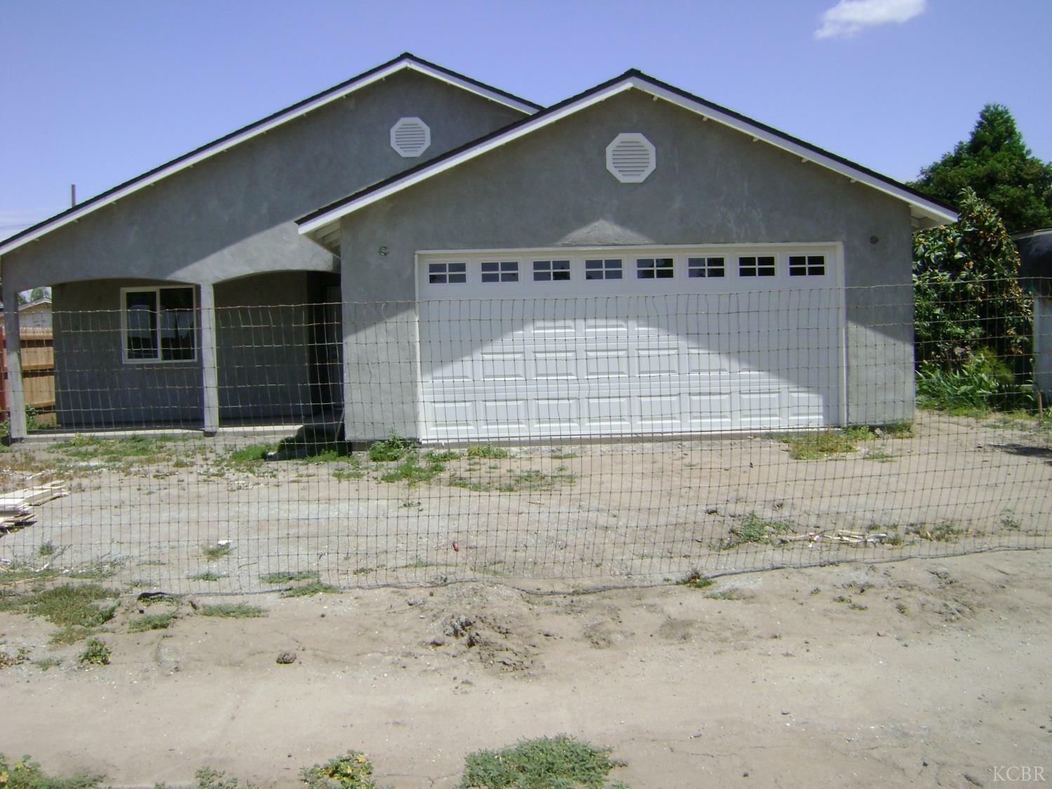 Property Photo: 328 N D Street CA 93274
