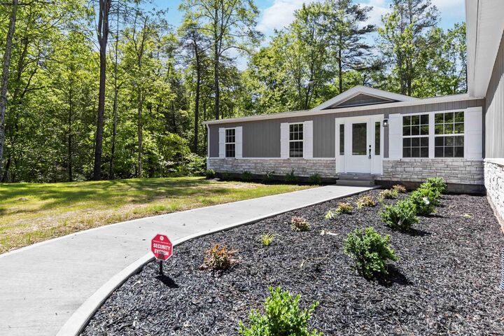 Property Photo: 6129 Somerset Road KY 40741