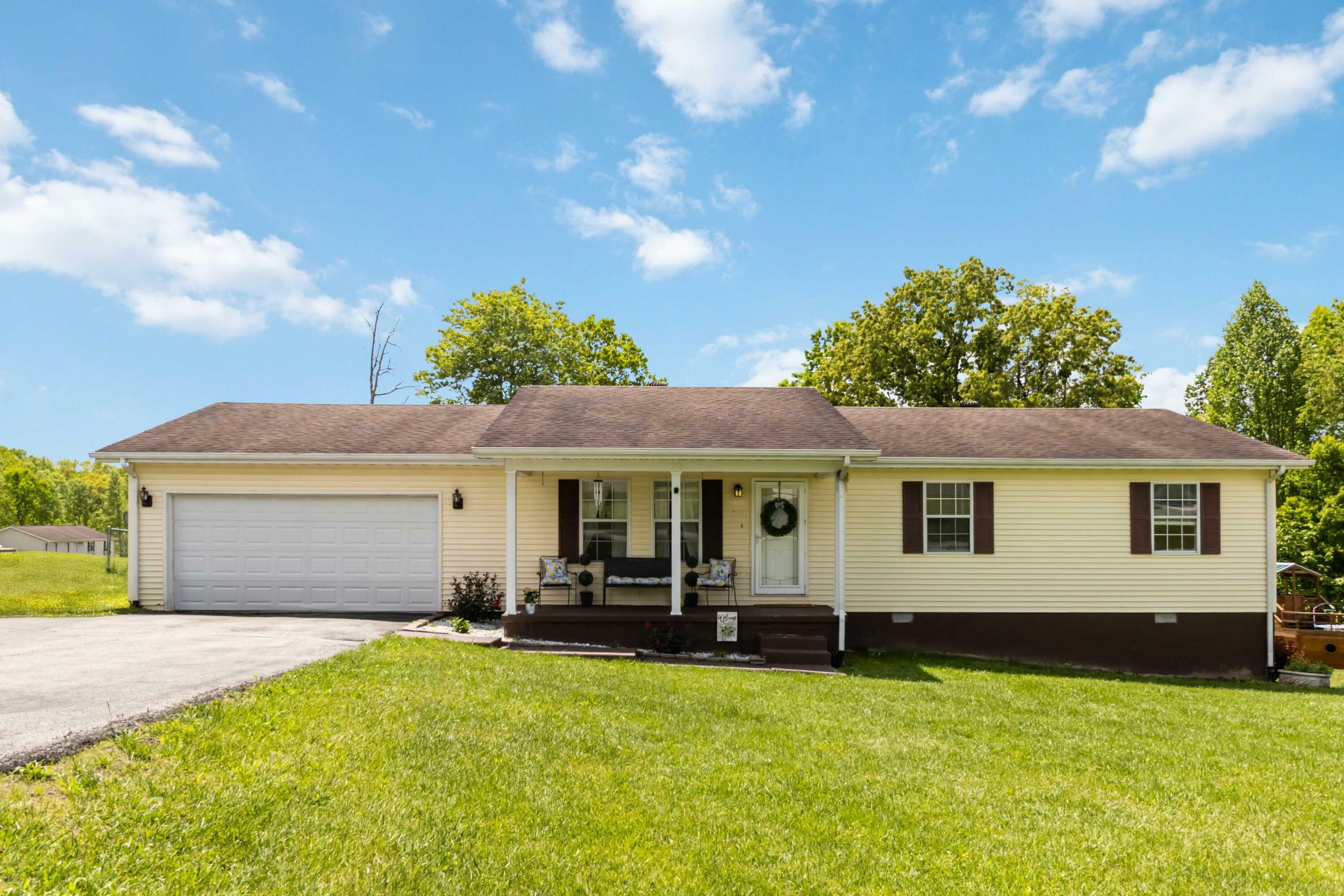 Property Photo:  216 Carnation Drive  KY 40701 
