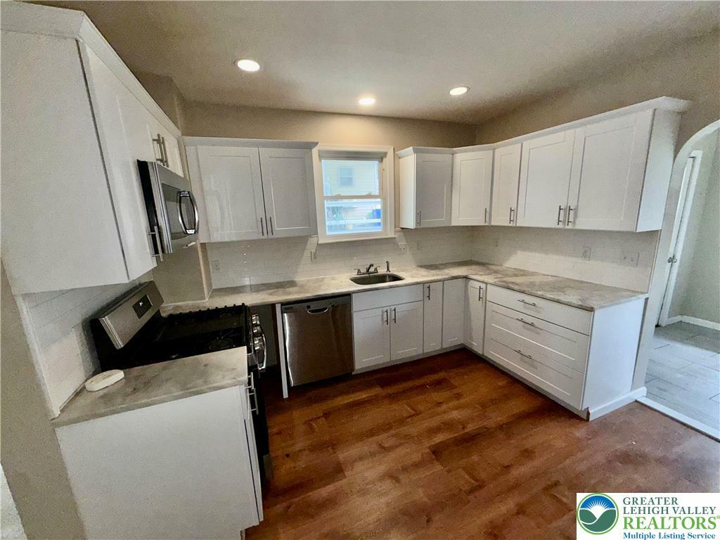 Property Photo: 48 E Ettwein Street PA 18018