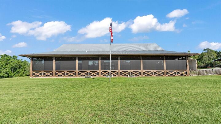 Property Photo: 3182 Indian Ridge Place FL 33810