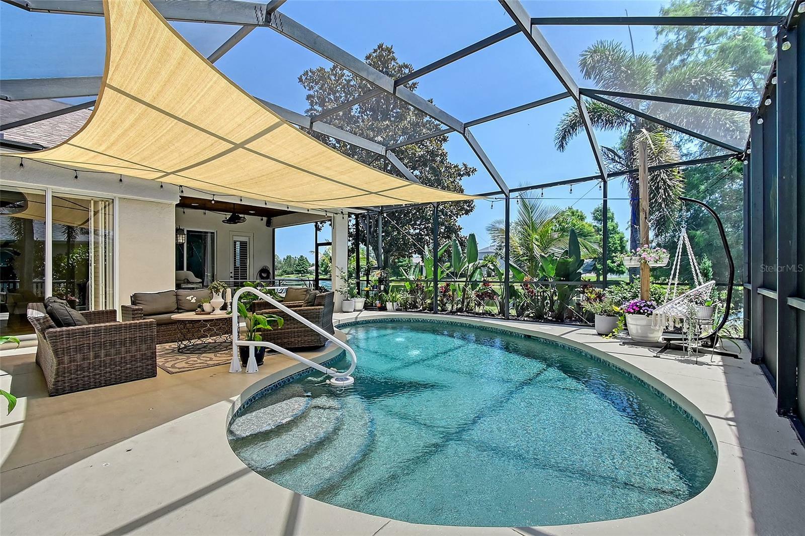 Property Photo: 6539 Flycatcher Lane FL 34202