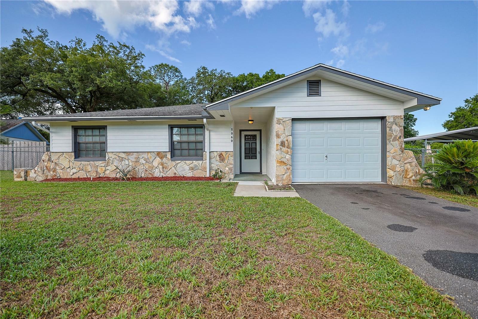 Property Photo: 5060 NE 4th Street FL 34470