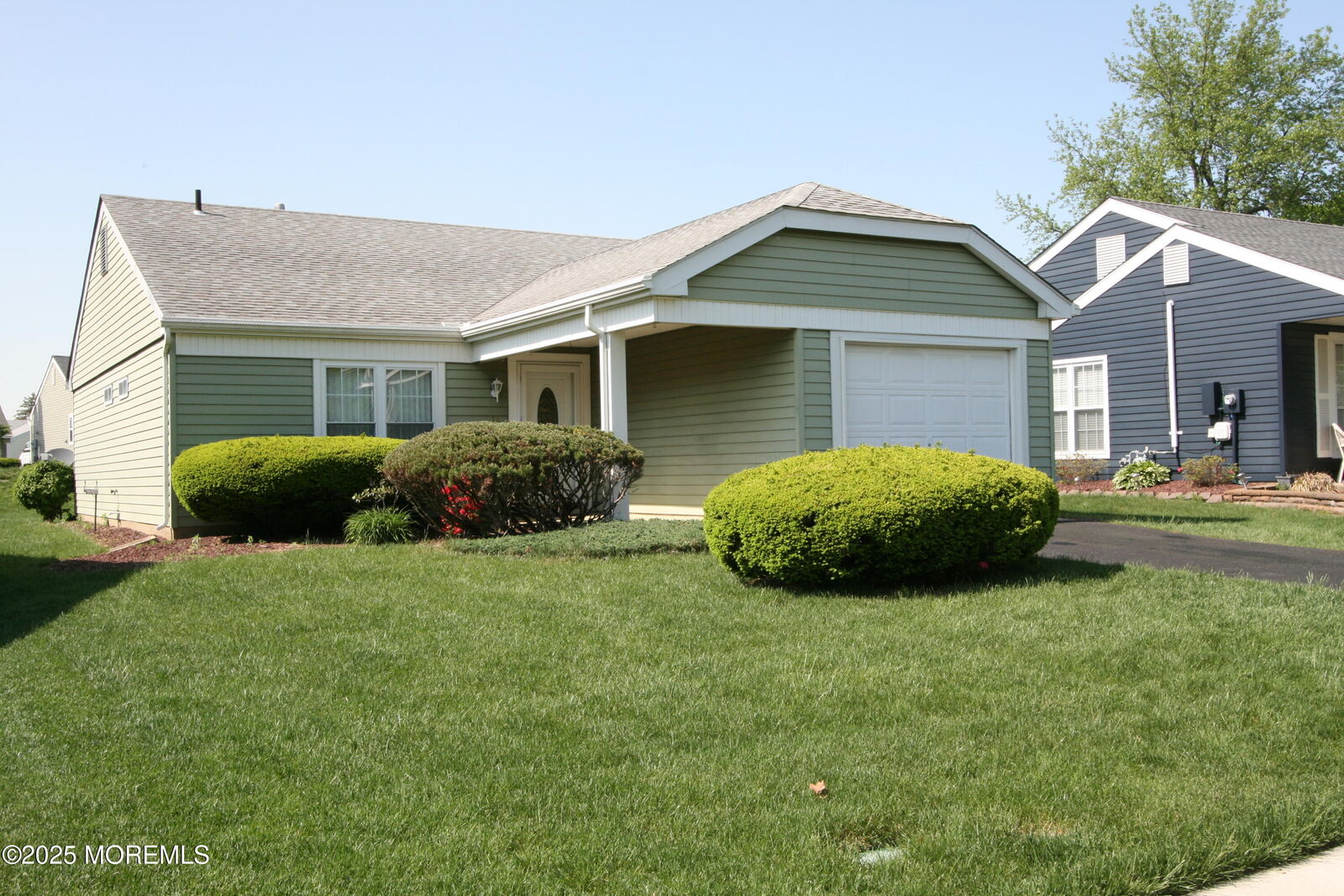 Property Photo:  19 Flintshire Terrace  NJ 08759 