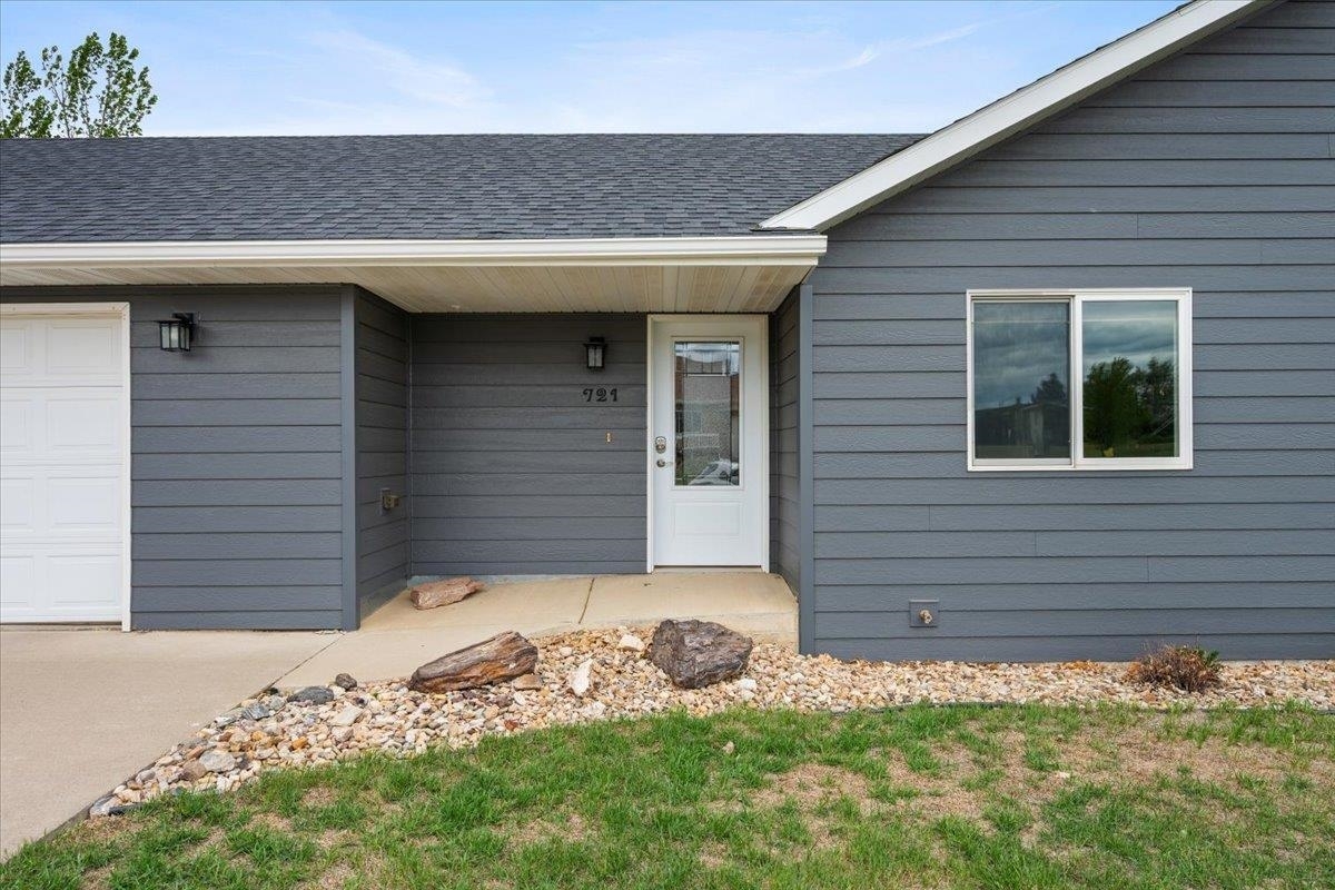 Property Photo: 721 Taylor Court SD 57717