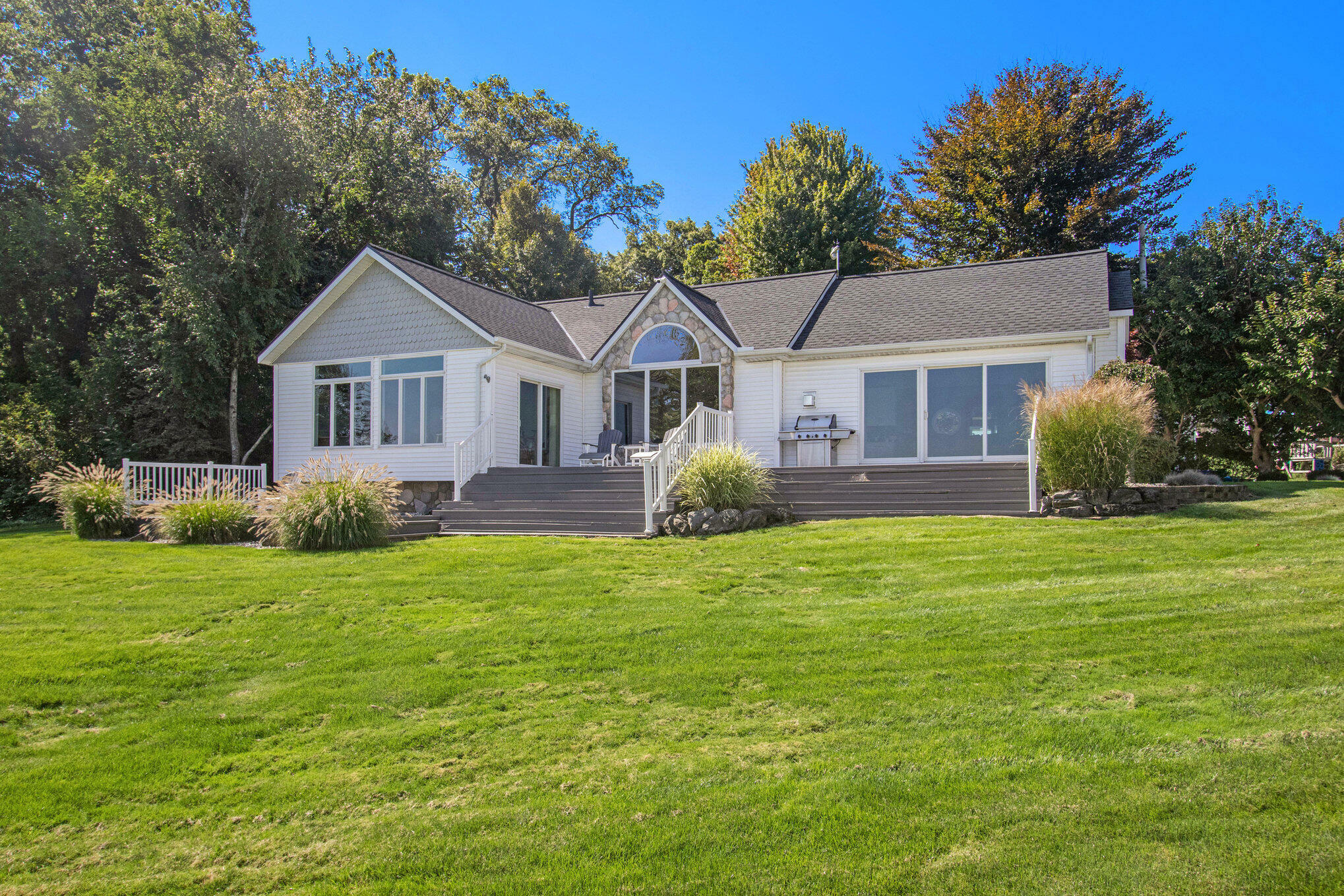 Property Photo: 14776 Park Court MI 49417