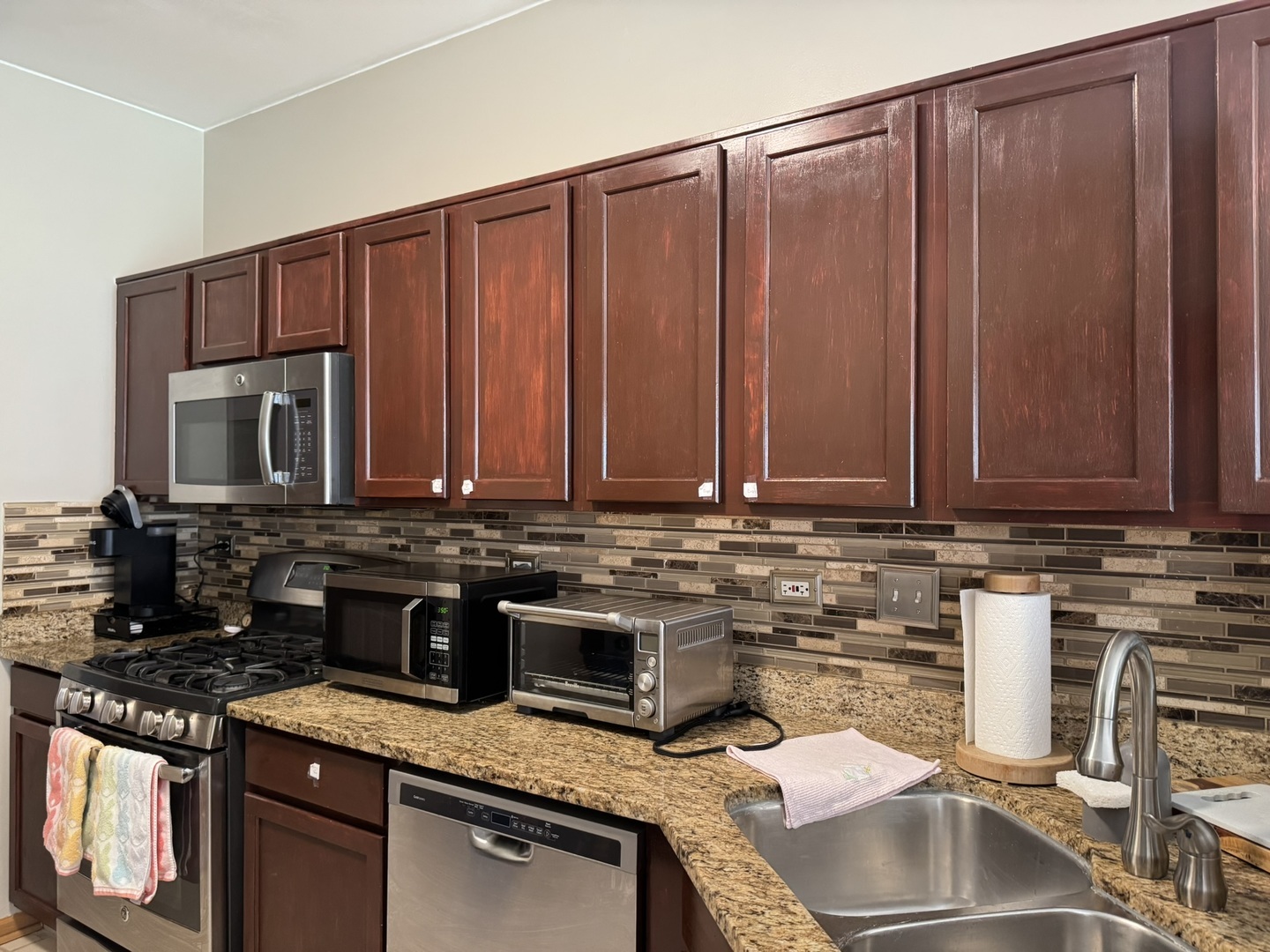 Property Photo: 605 Lakeridge Court IL 60563