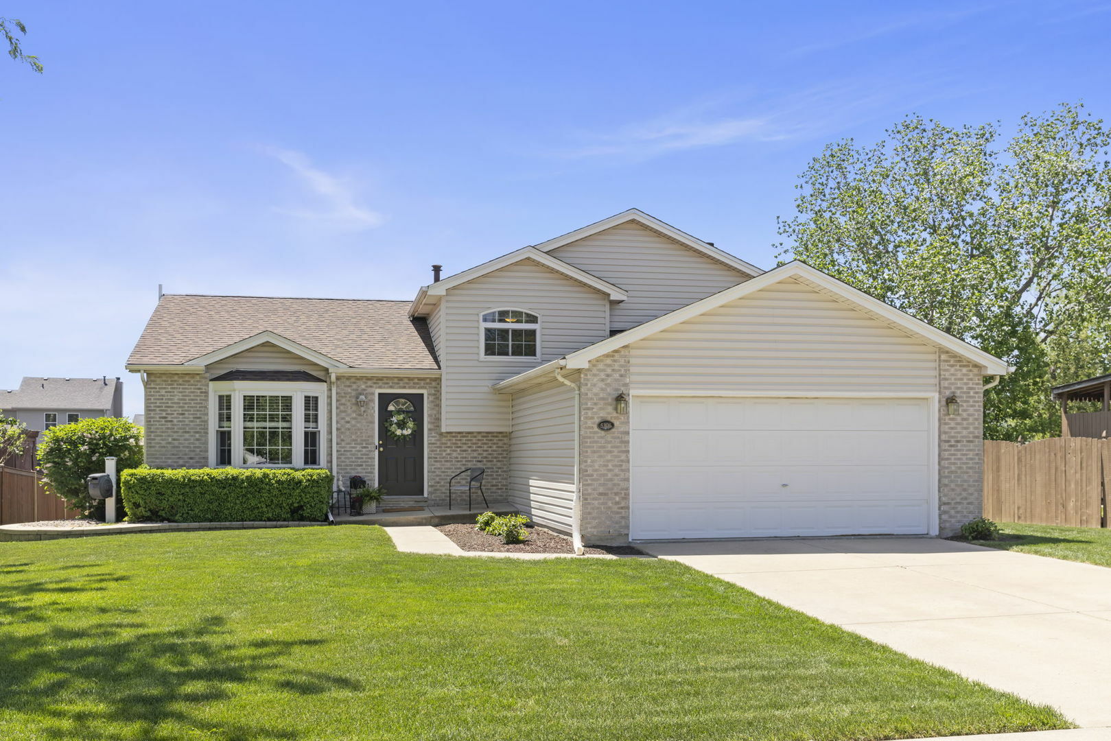 5306 Whisper Meadow Court  Plainfield IL 60586 photo