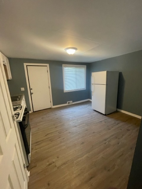 Property Photo: 9713 S Oglesby Avenue IL 60617