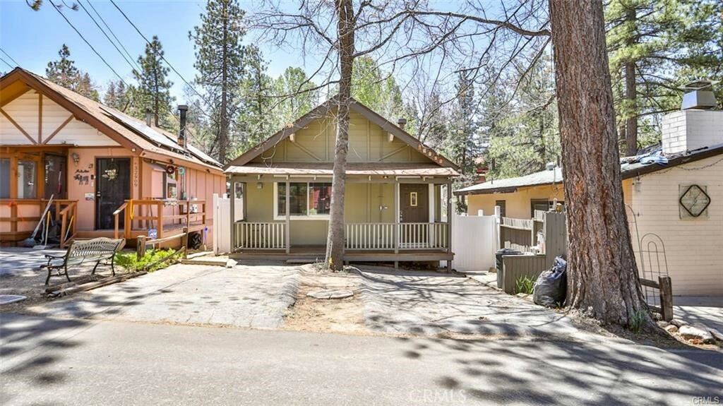 Property Photo:  32905 Chipmunk Lane  CA 92382 