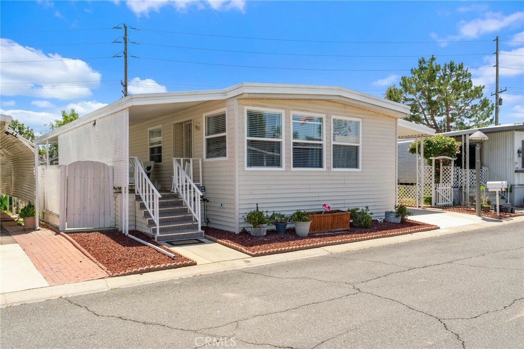 Property Photo:  1001 W Lambert Rd #324  CA 90631 