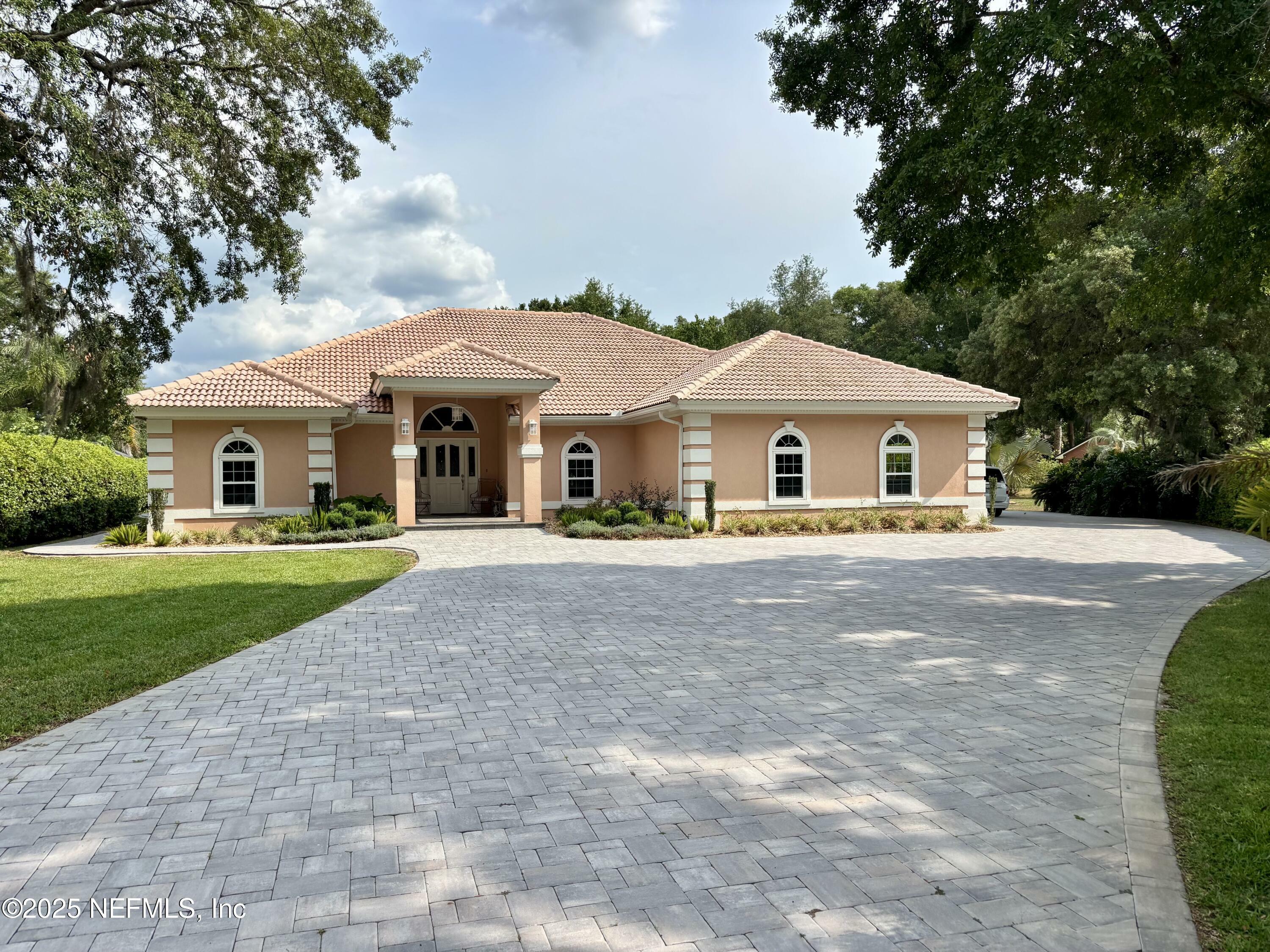 Property Photo: 1839 Turnberry Court FL 32043