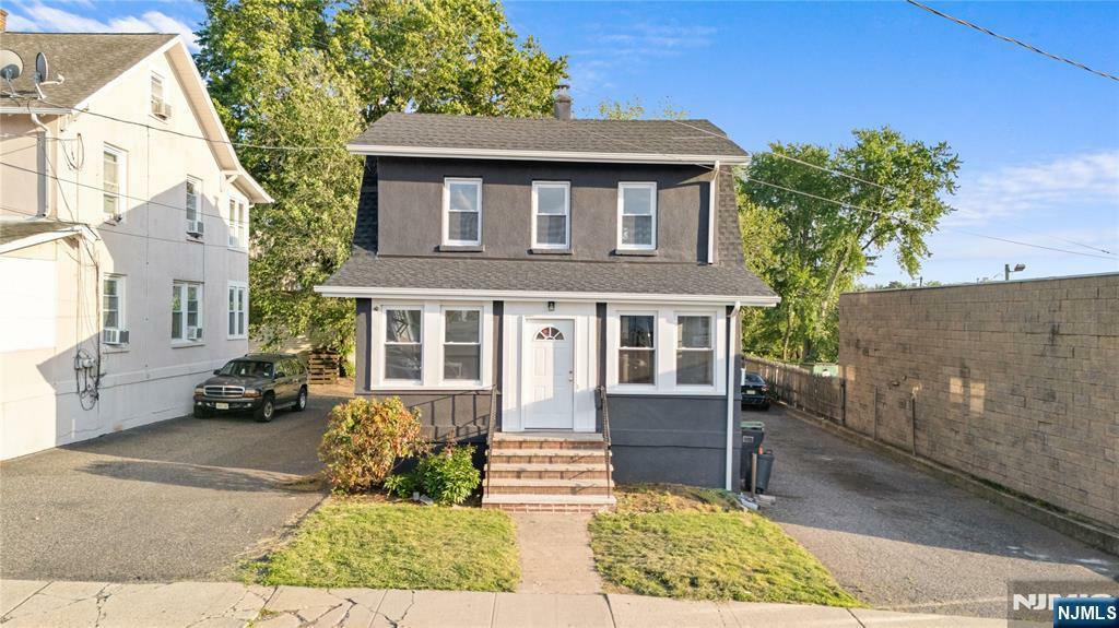 16 Palisade Avenue  Bergenfield NJ 07621 photo