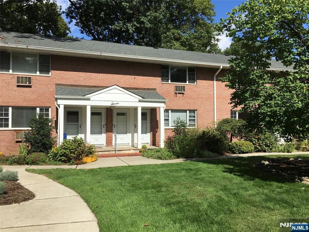 Property Photo: 703 Washington Drive NJ 07446