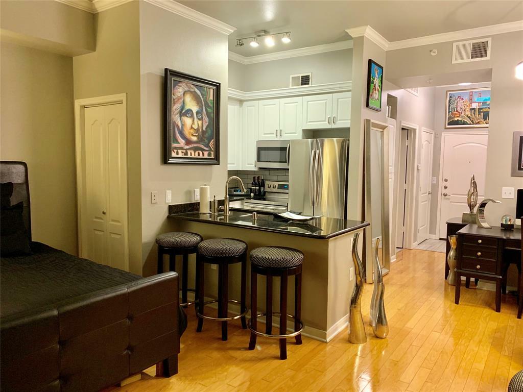 Property Photo: 3225 Turtle Creek Boulevard 737 TX 75219