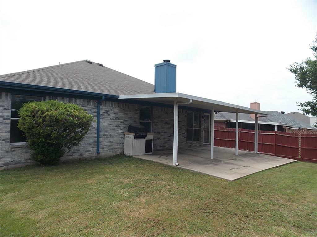 Property Photo: 6107 Brookfall Drive TX 76018