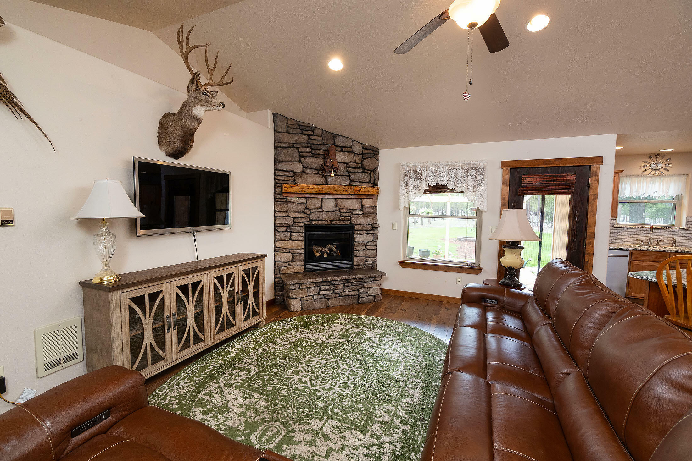 Property Photo: 145343 Birchwood Road OR 97739