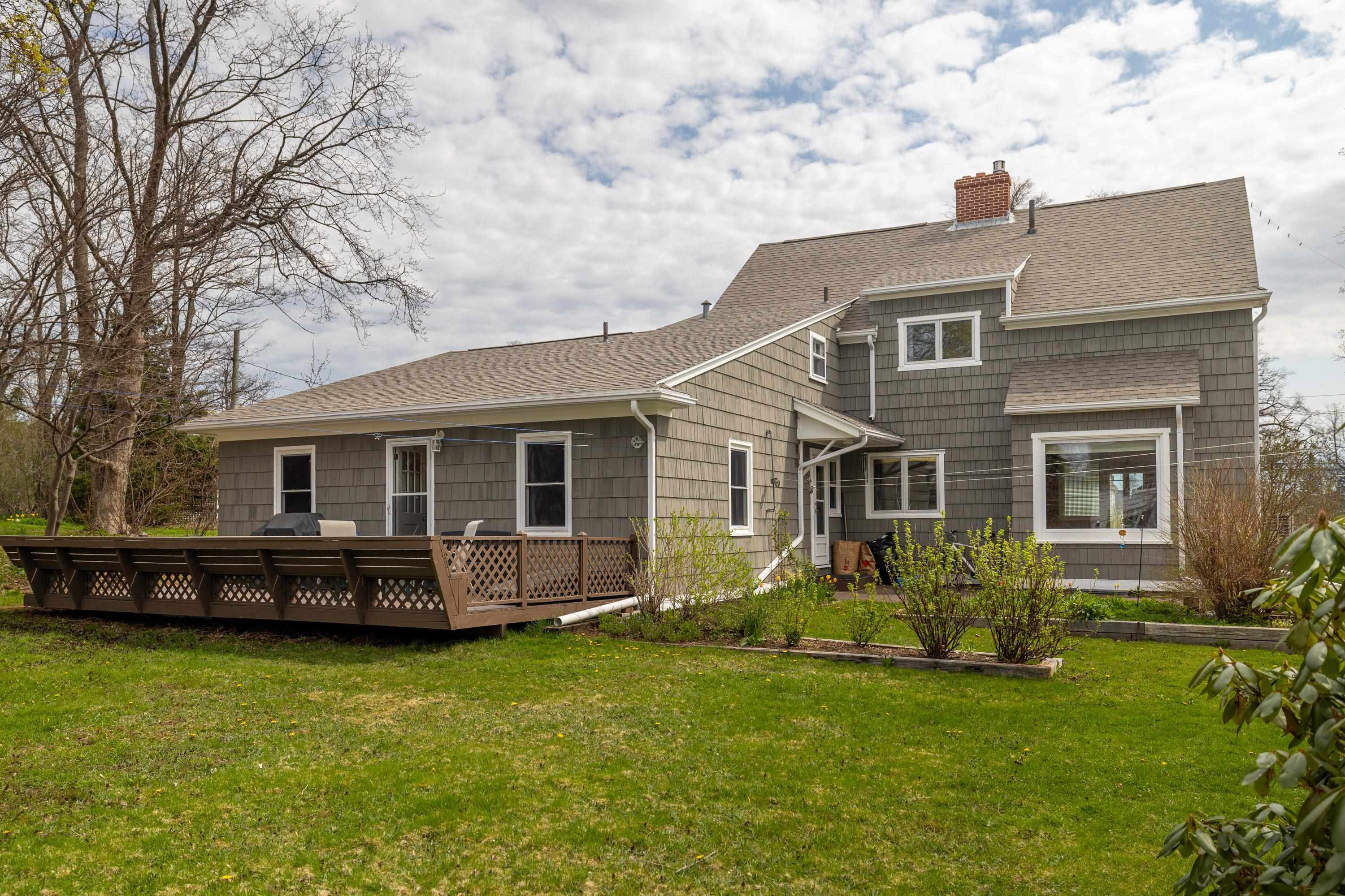 Photo de la propriété: 115 North River Road PE C1A 3K7