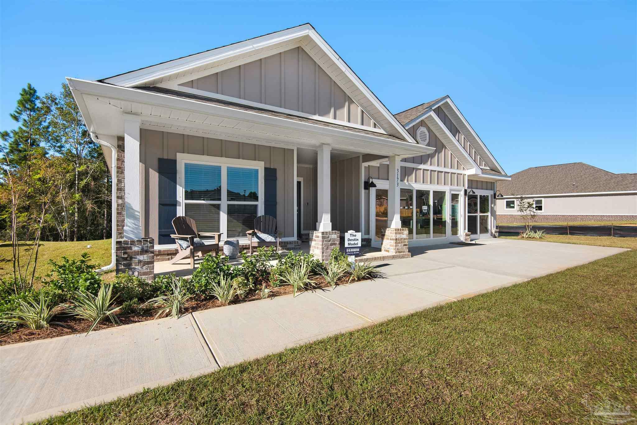 Property Photo: 3068 Silver Maple Dr FL 32533