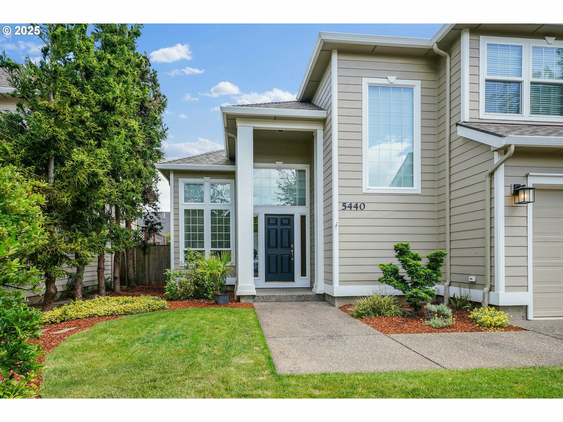 Property Photo: 5440 Woodmill Dr OR 97306