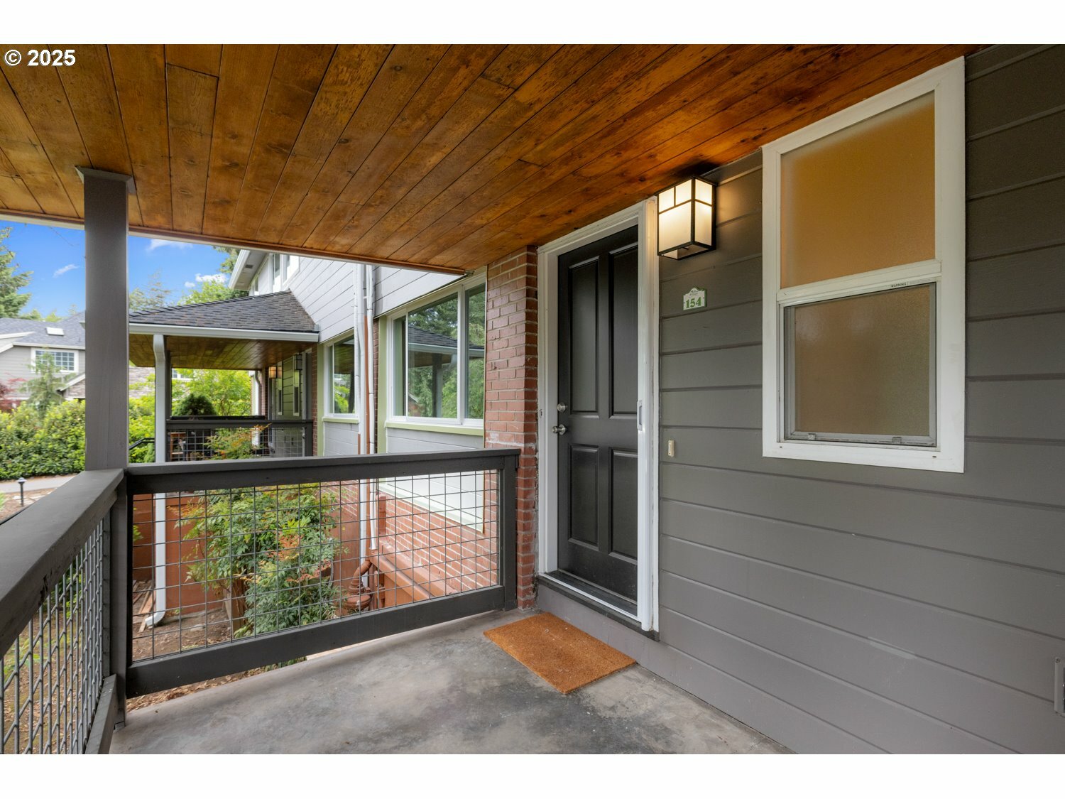 Property Photo: 154 Ridgeway Rd OR 97034