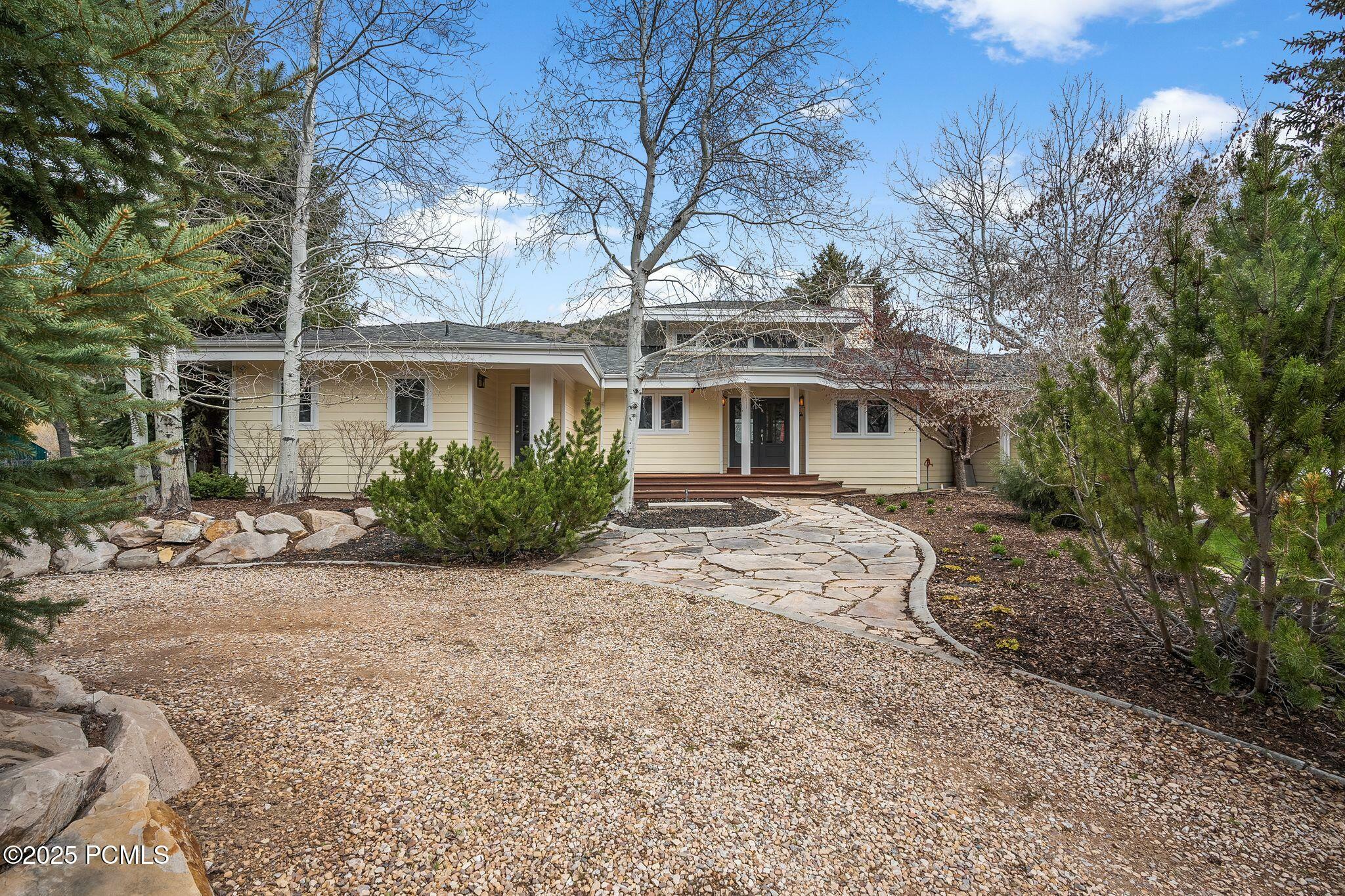 Property Photo: 1303 Country Lane UT 84036