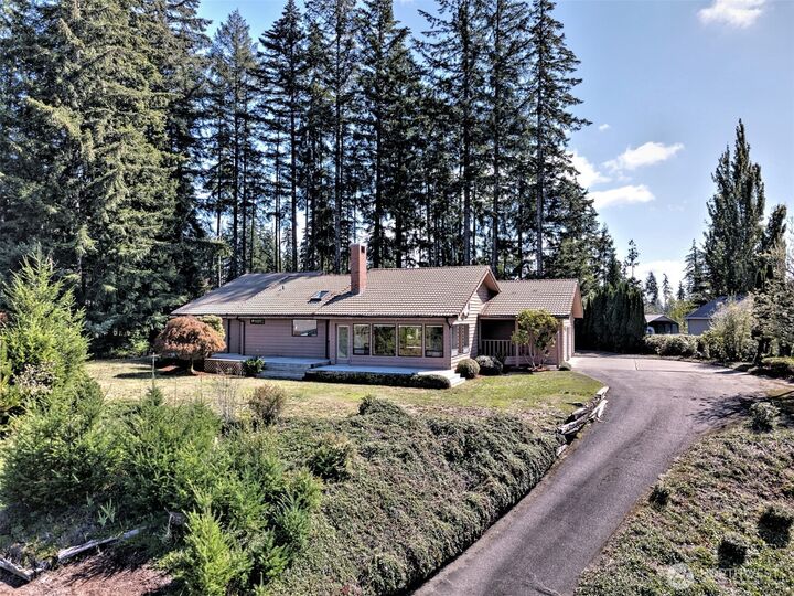 Property Photo:  2526 E Pershing Court  WA 98584