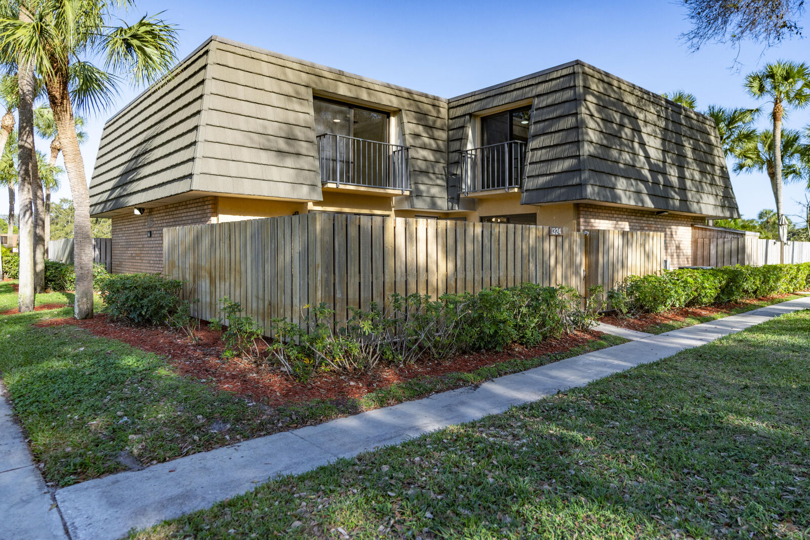 Property Photo: 1324 13th Way FL 33407