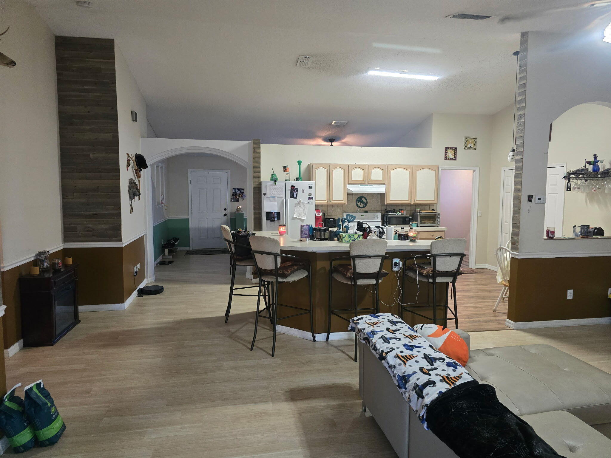Property Photo: 2221 SW Edison Circle FL 34953