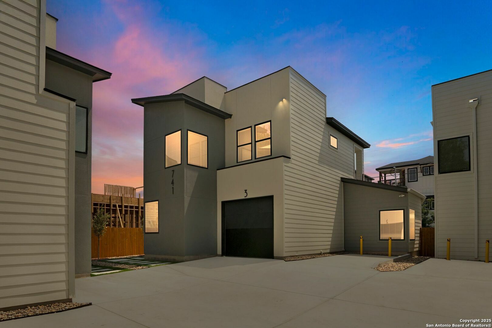 Property Photo: 741 Cuney Way 3 TX 78210