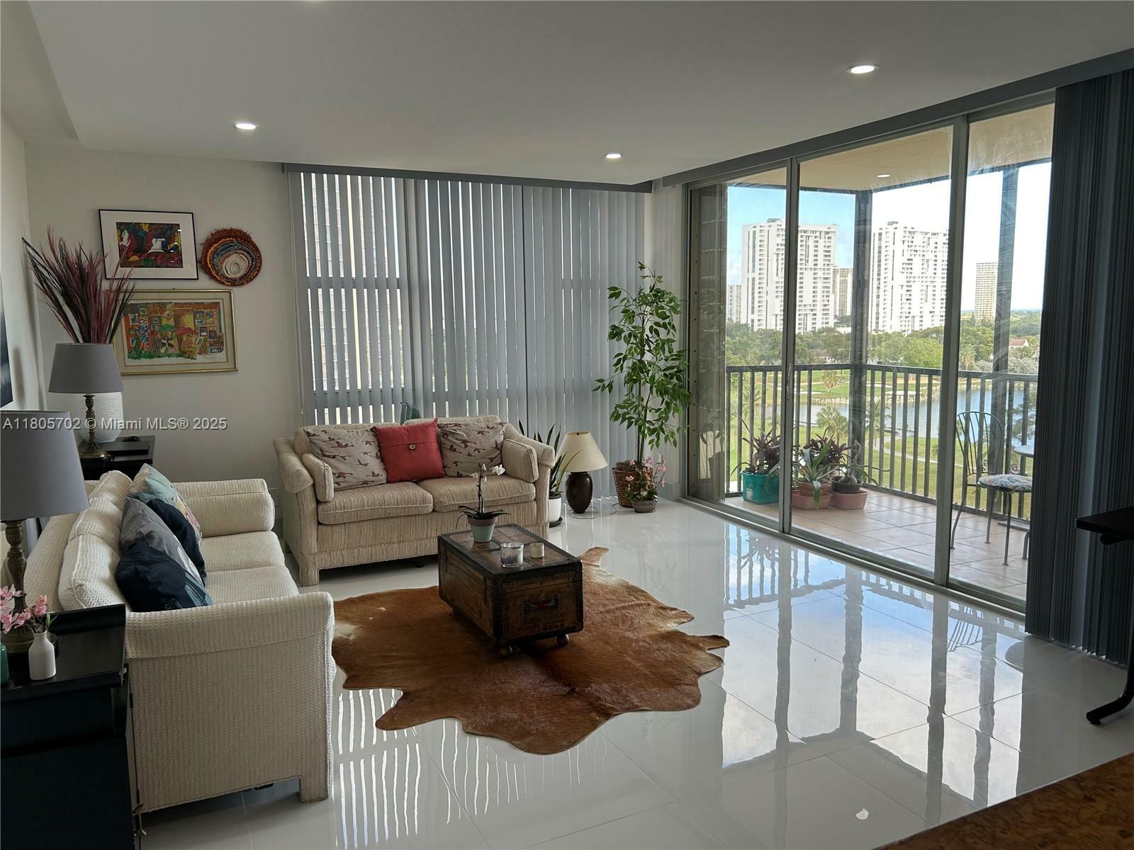 Property Photo: 20335 W Country Club Dr 903 FL 33180