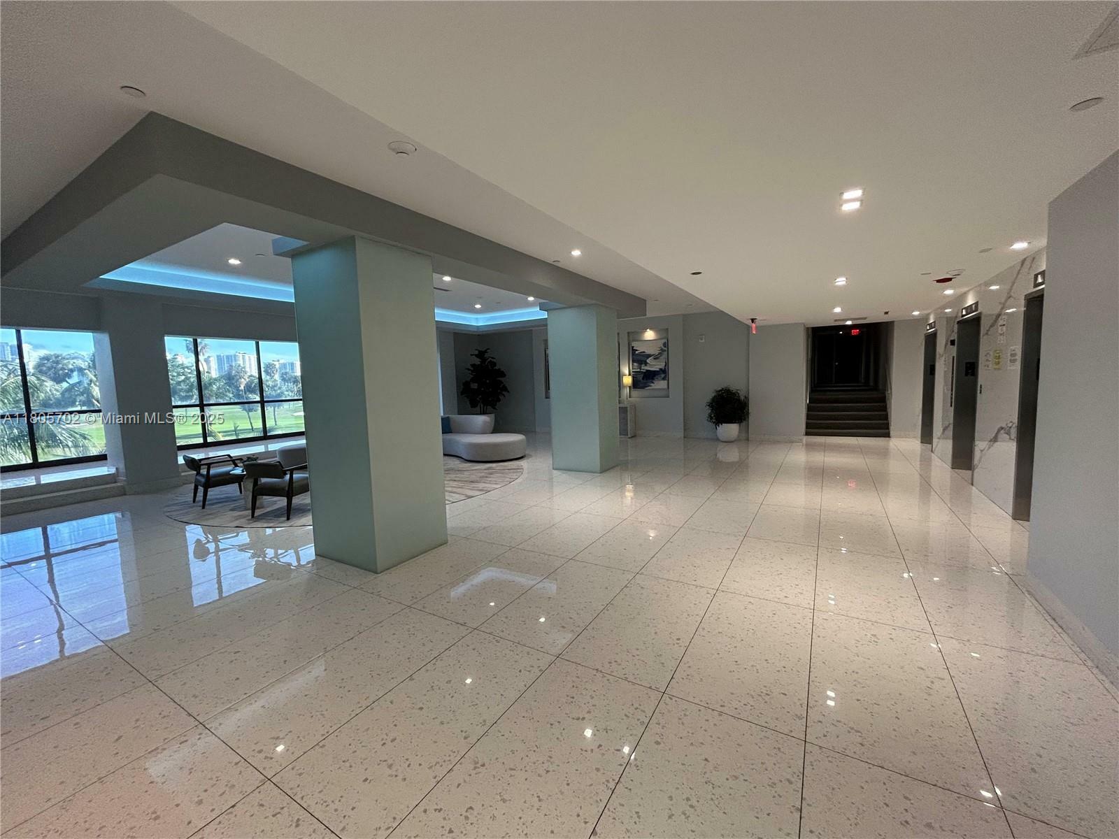Property Photo:  20335 W Country Club Dr 903  FL 33180 