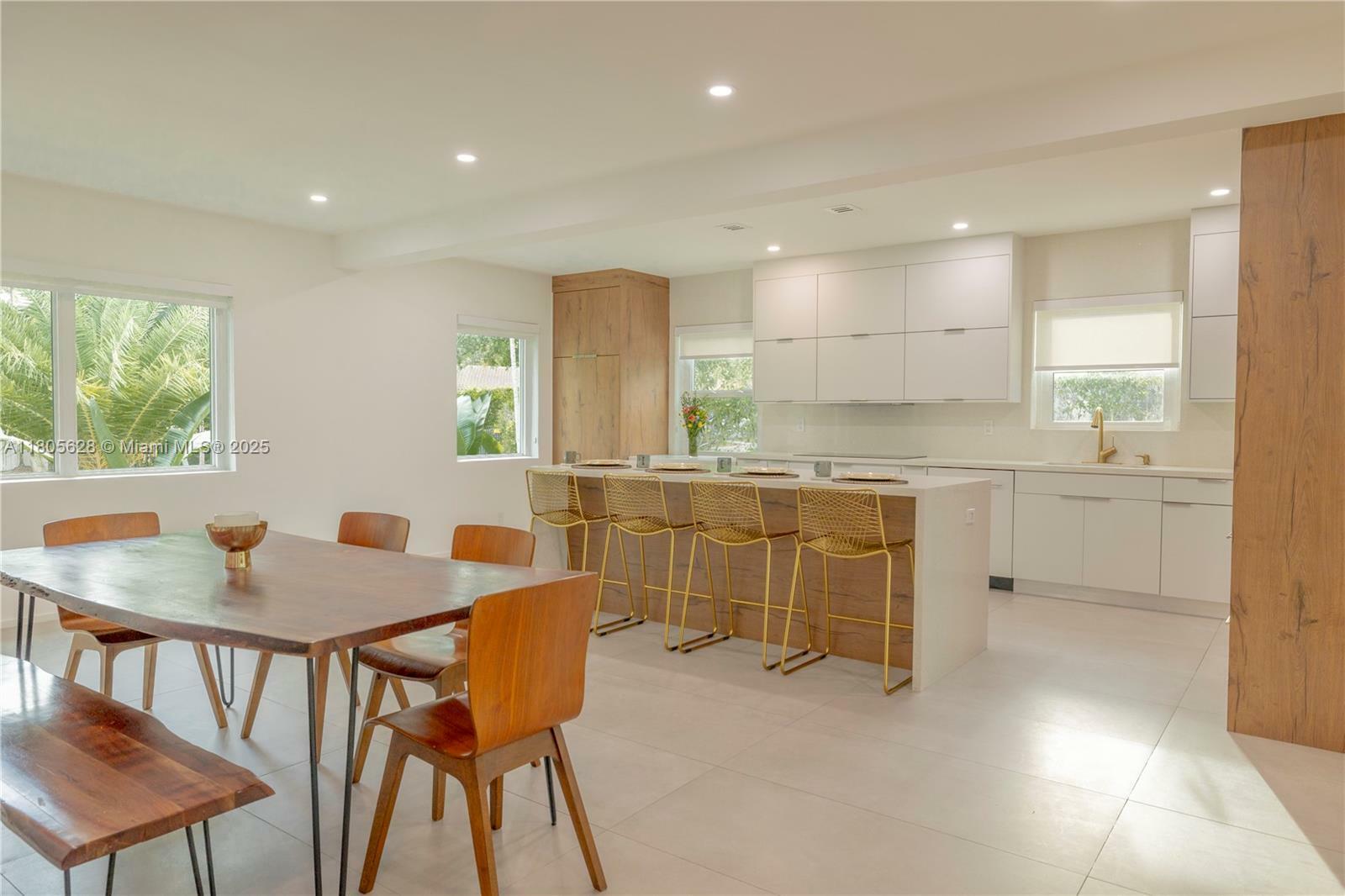 Property Photo: 725 NE 81st St FL 33138
