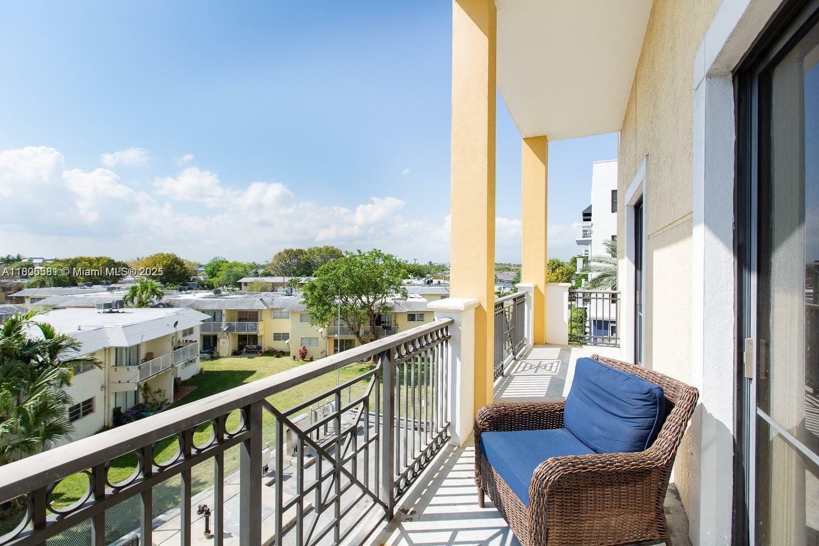 Property Photo: 8395 SW 73rd Ave 312 FL 33143