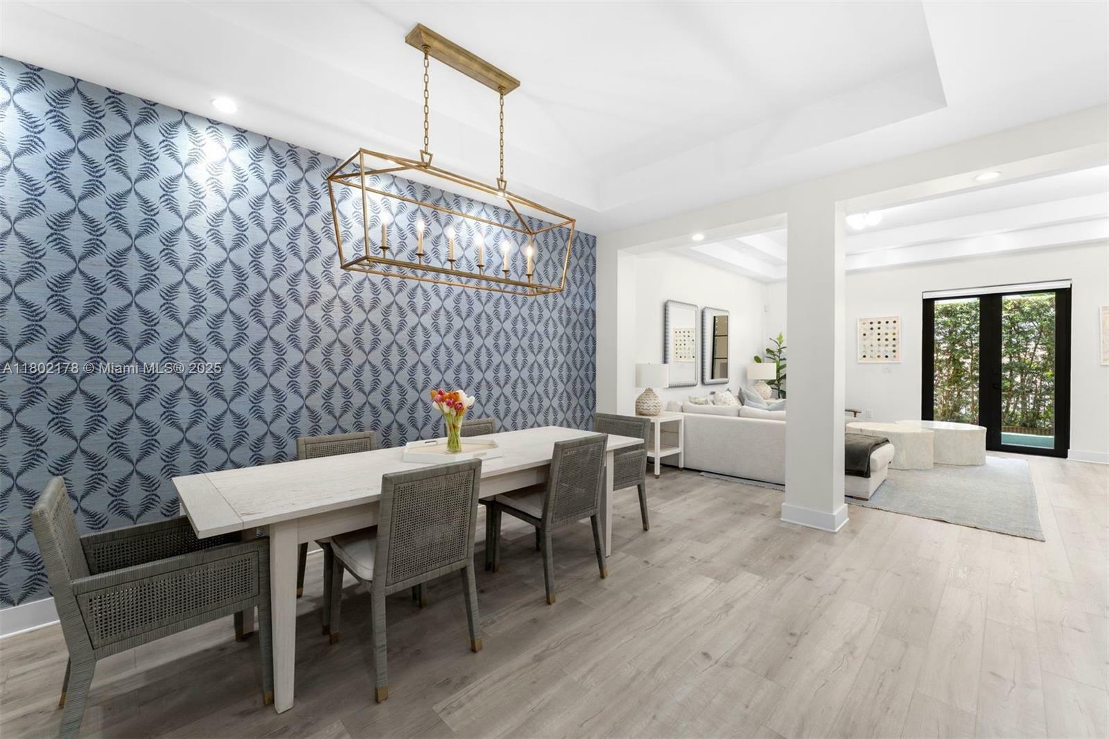 Property Photo: 622 Malaga Ave 622 FL 33134