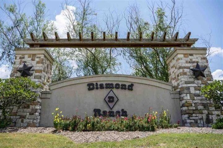 3460 S Pine Island Levee Rd  Beaumont TX 77713 photo