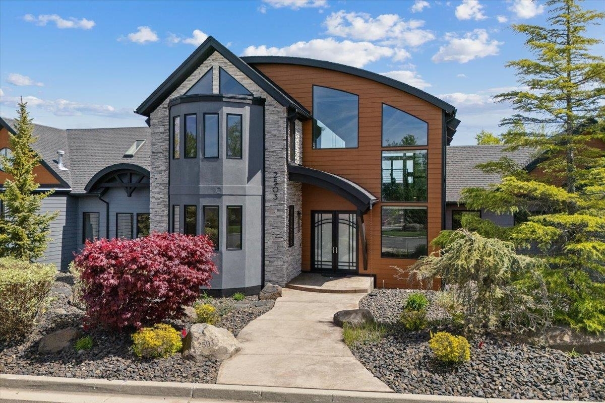 Property Photo: 2503 S Thierman Ln WA 99223