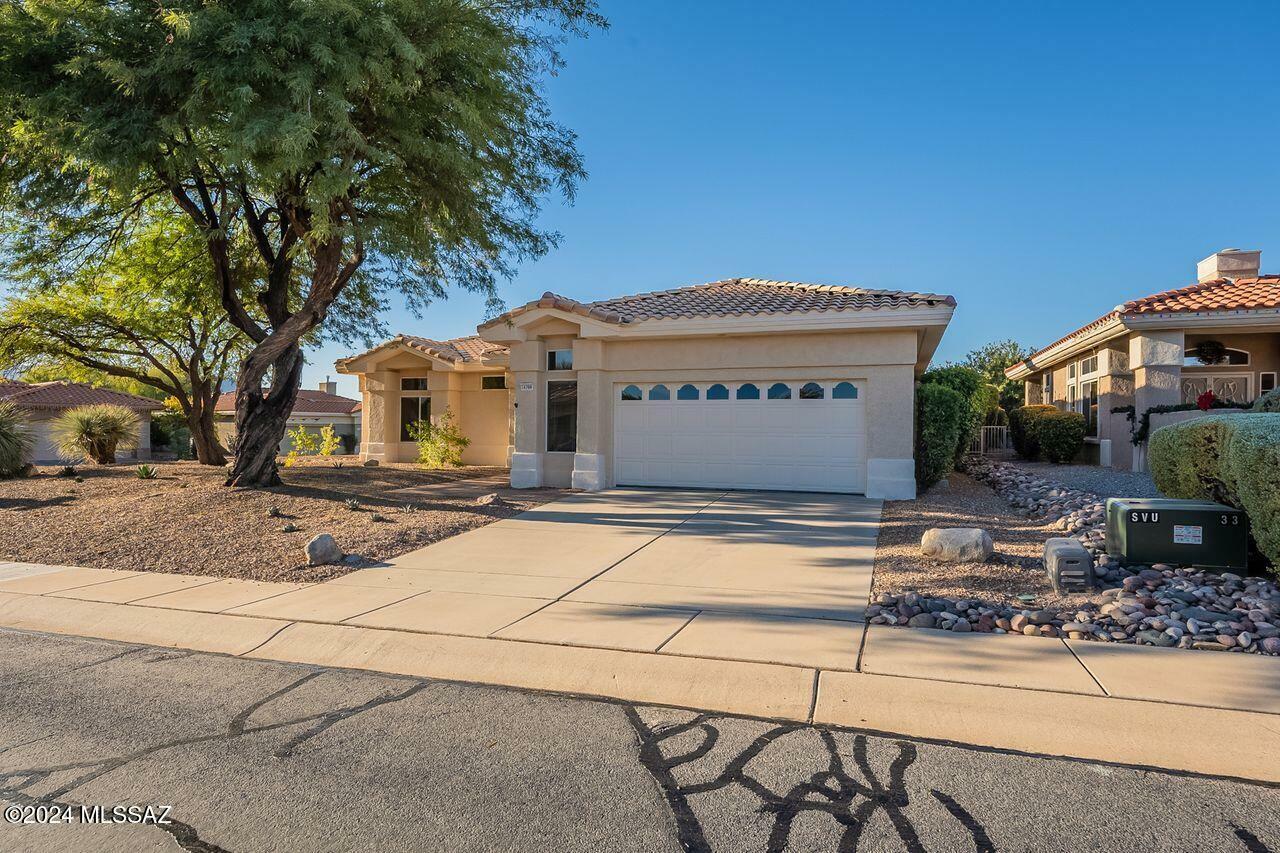 Property Photo: 14709 N Silver Hawk Drive AZ 85755