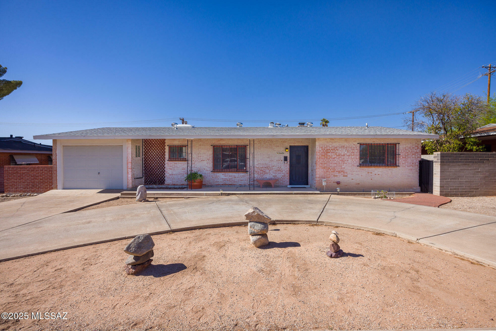 Property Photo: 5449 E Rosewood Street AZ 85711