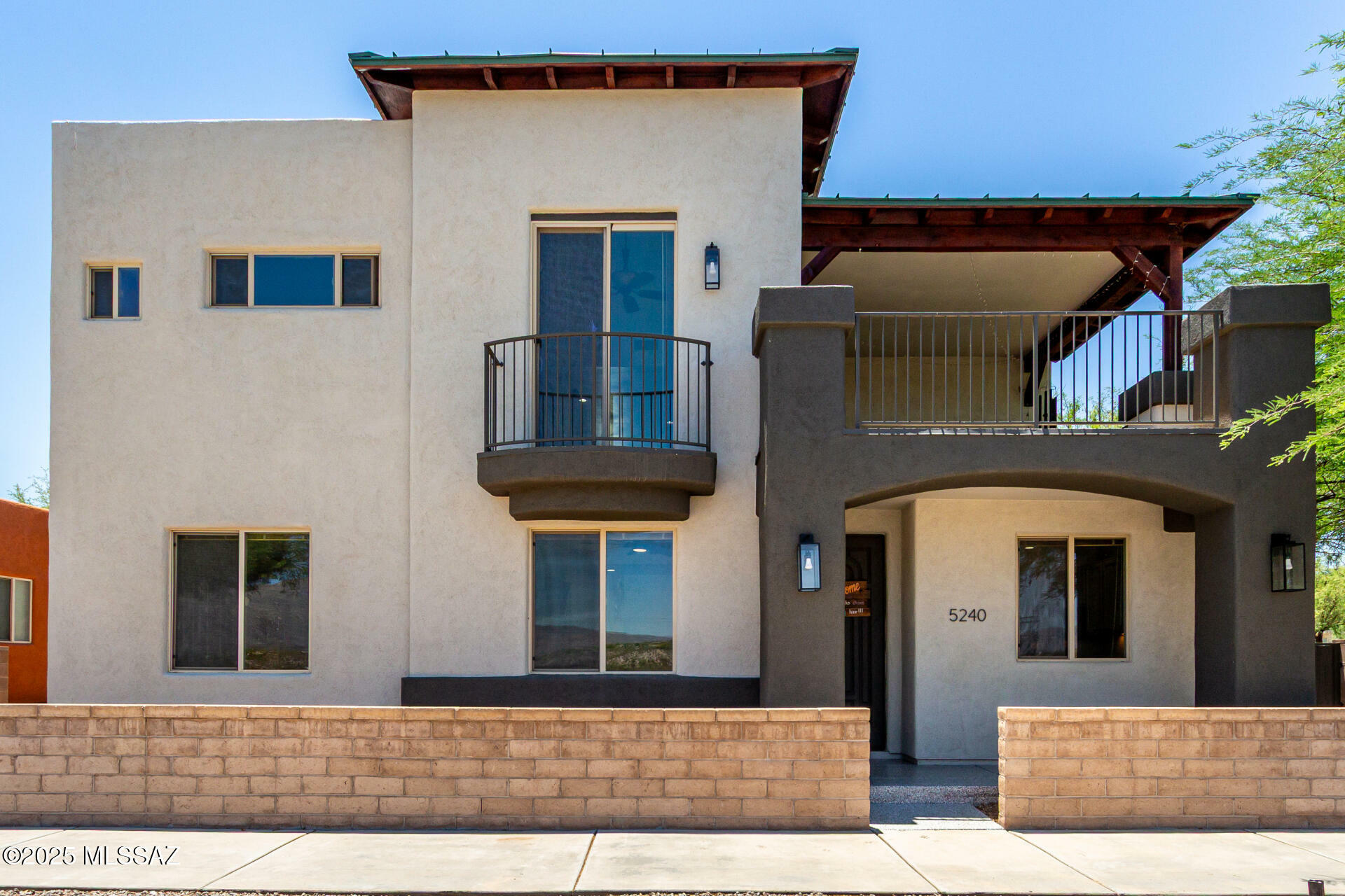 Property Photo: 5240 S Nightbloom Way AZ 85747