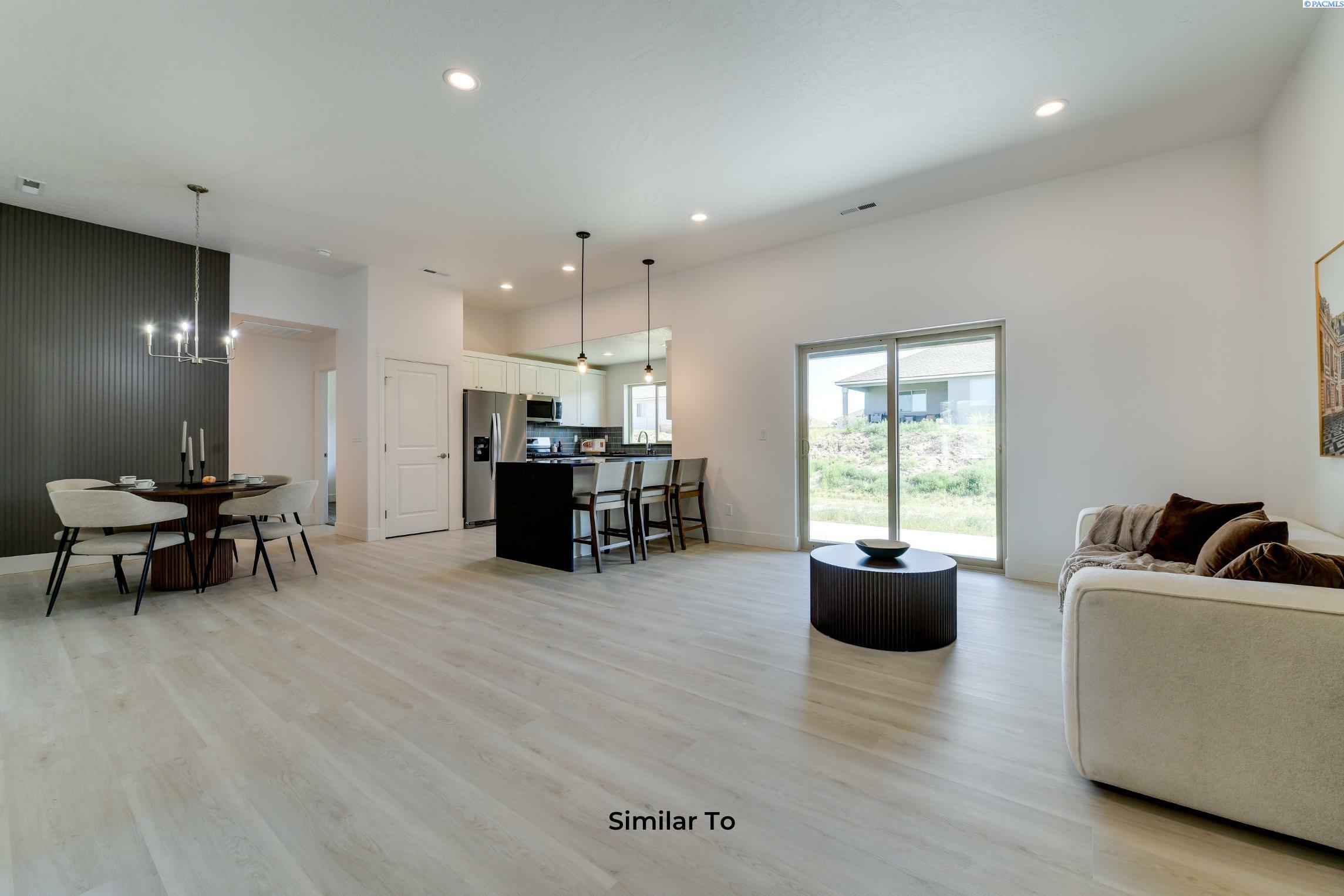 Property Photo: 6326 W 28th Ave WA 99338