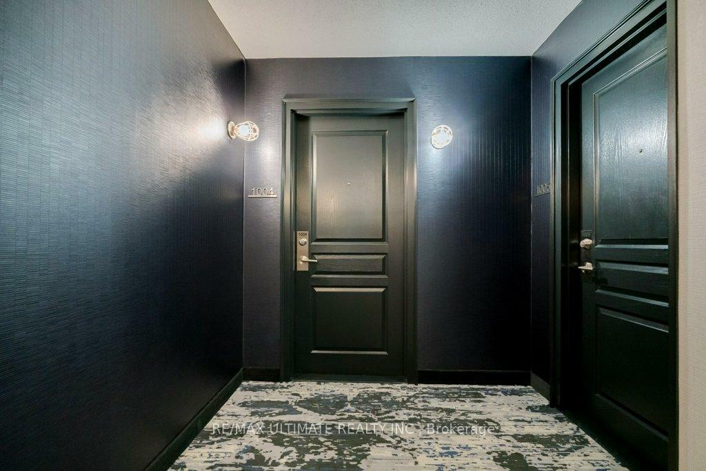 Property Photo: 140 Simcoe Street 1004 ON M5H 4E9
