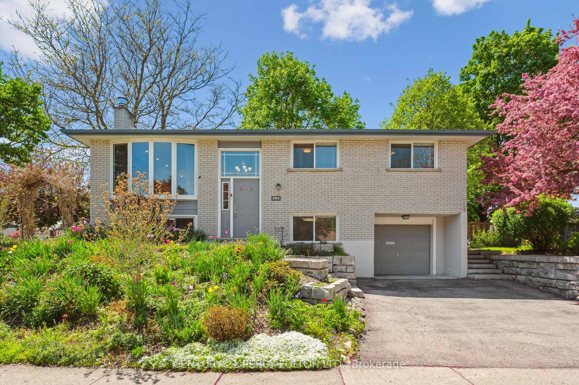 595 Northgate Avenue  Waterloo ON N2L 4R1 photo