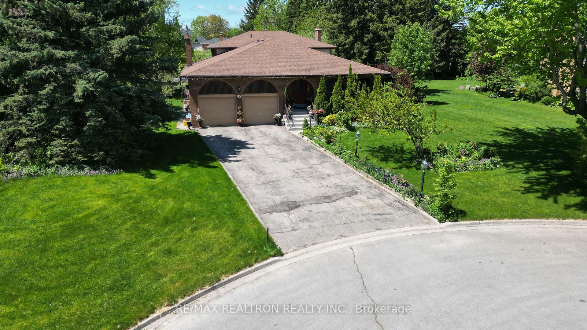 Property Photo: 42 Banner Lane ON L7B 1K2