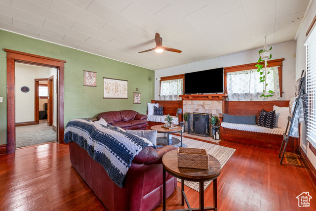 Property Photo: 212 E 100 S UT 84651