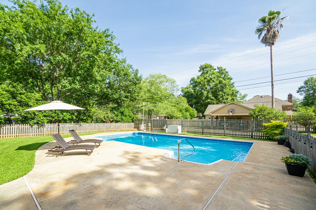 Property Photo: 2518 Kenilworth Drive GA 31707